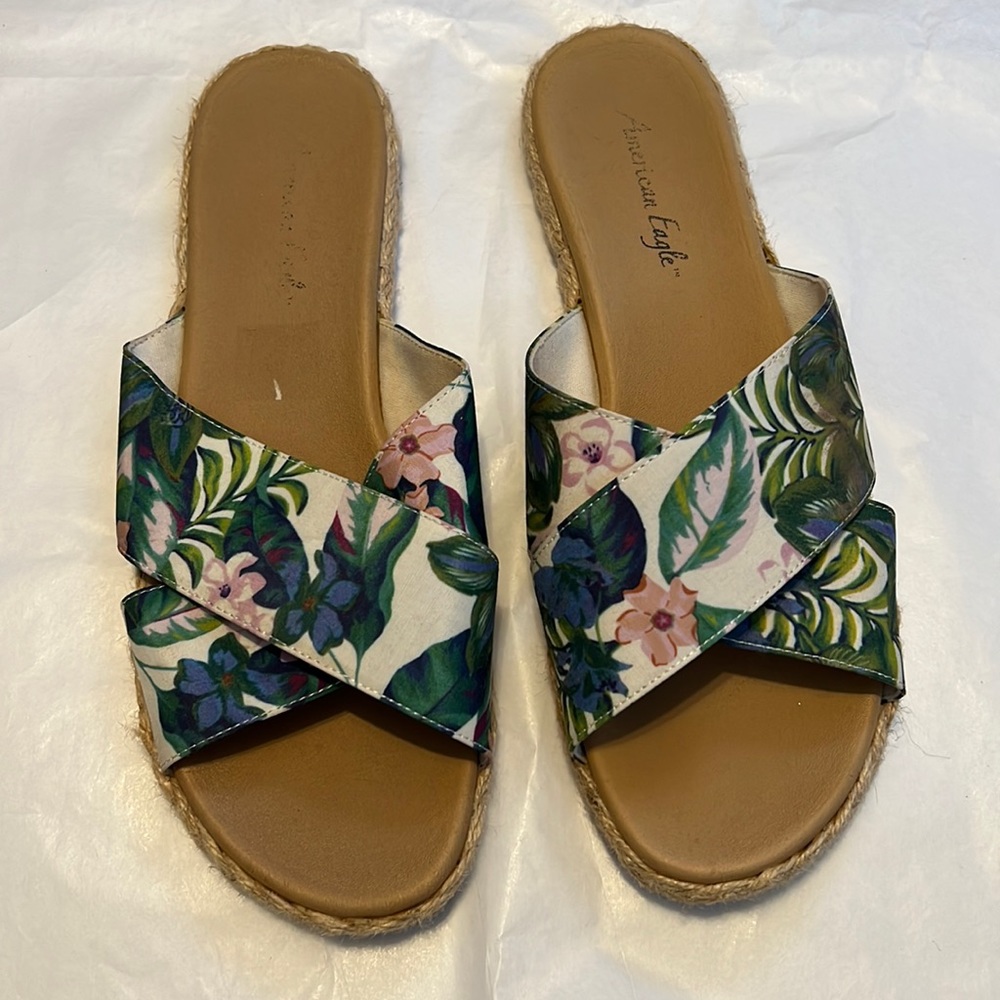 Floral American Eagle Sandals Size 10